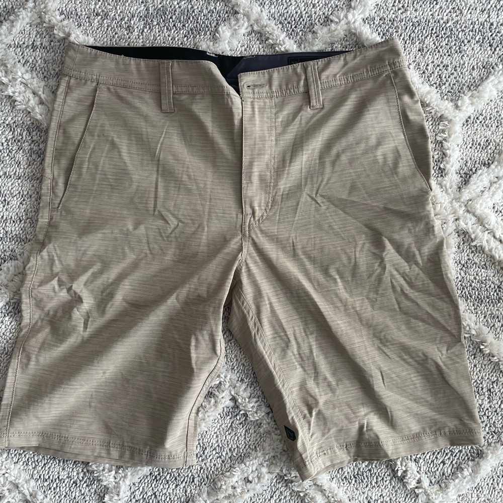 Volcom hybrid shorts size 33 perfect condition